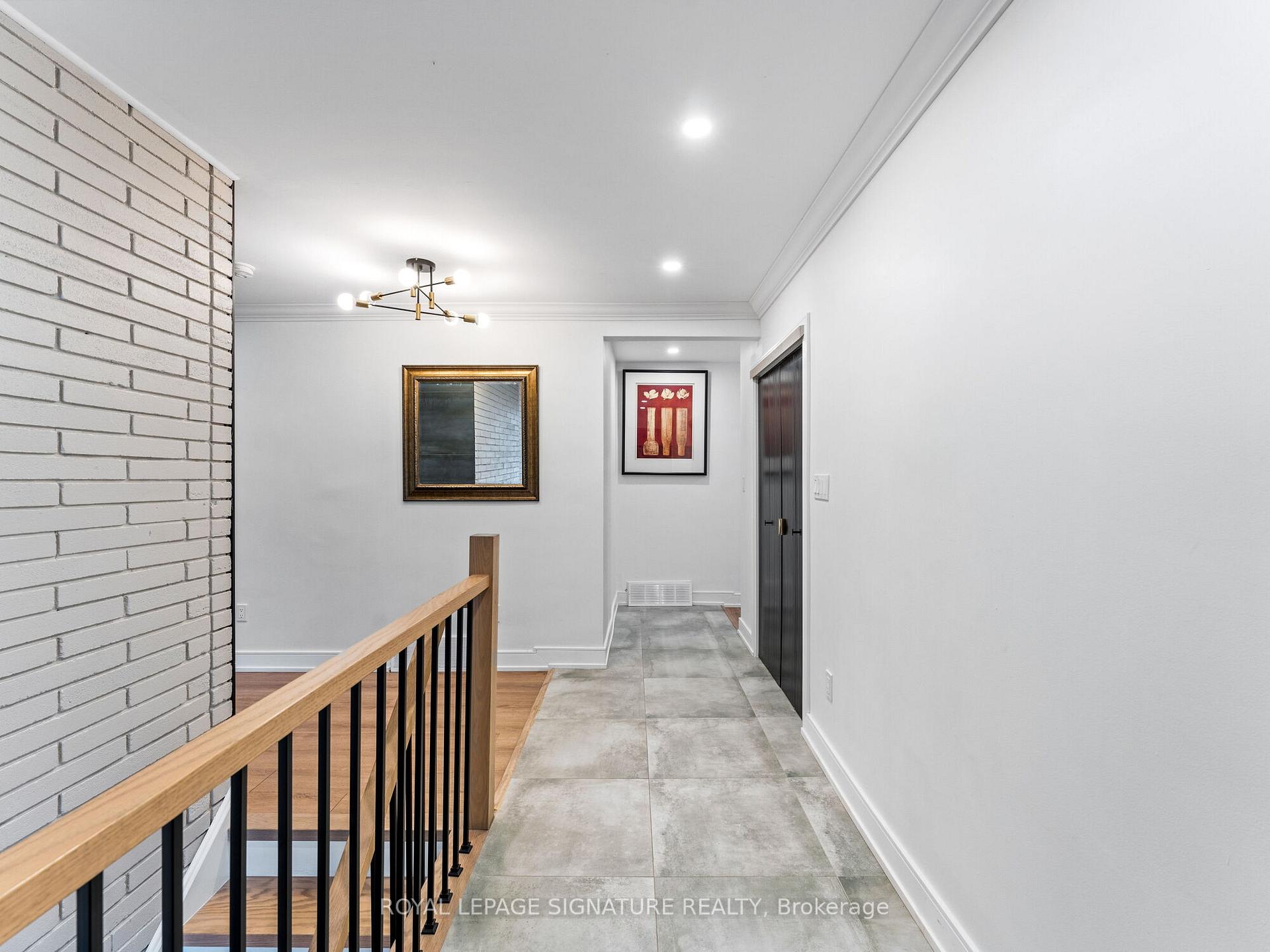 Photo 2 of 1620 Islington Avenue, Etobicoke, Princess-Rosethorn — HOMEH
