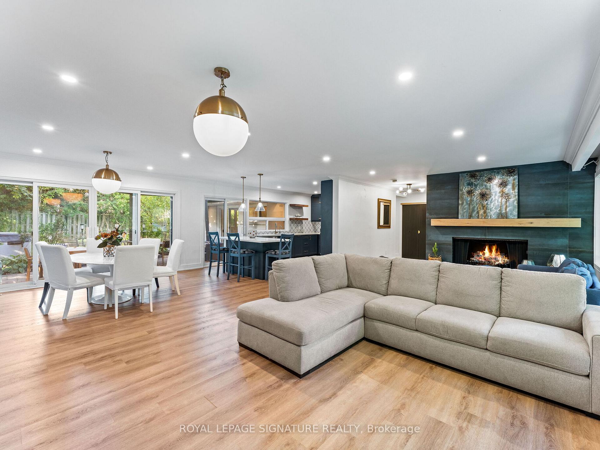 Photo 3 of 1620 Islington Avenue, Etobicoke, Princess-Rosethorn — HOMEH