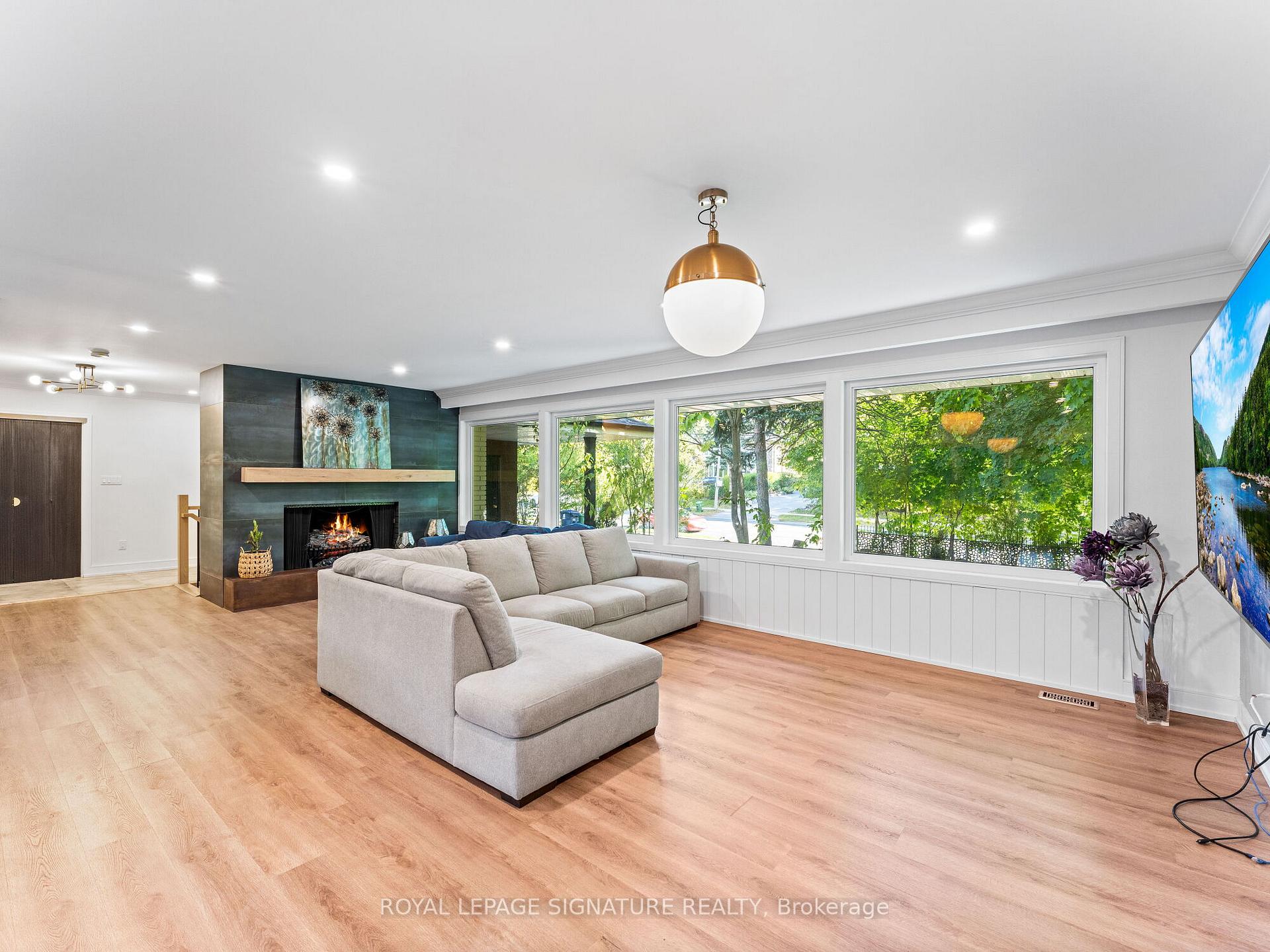Photo 5 of 1620 Islington Avenue, Etobicoke, Princess-Rosethorn — HOMEH
