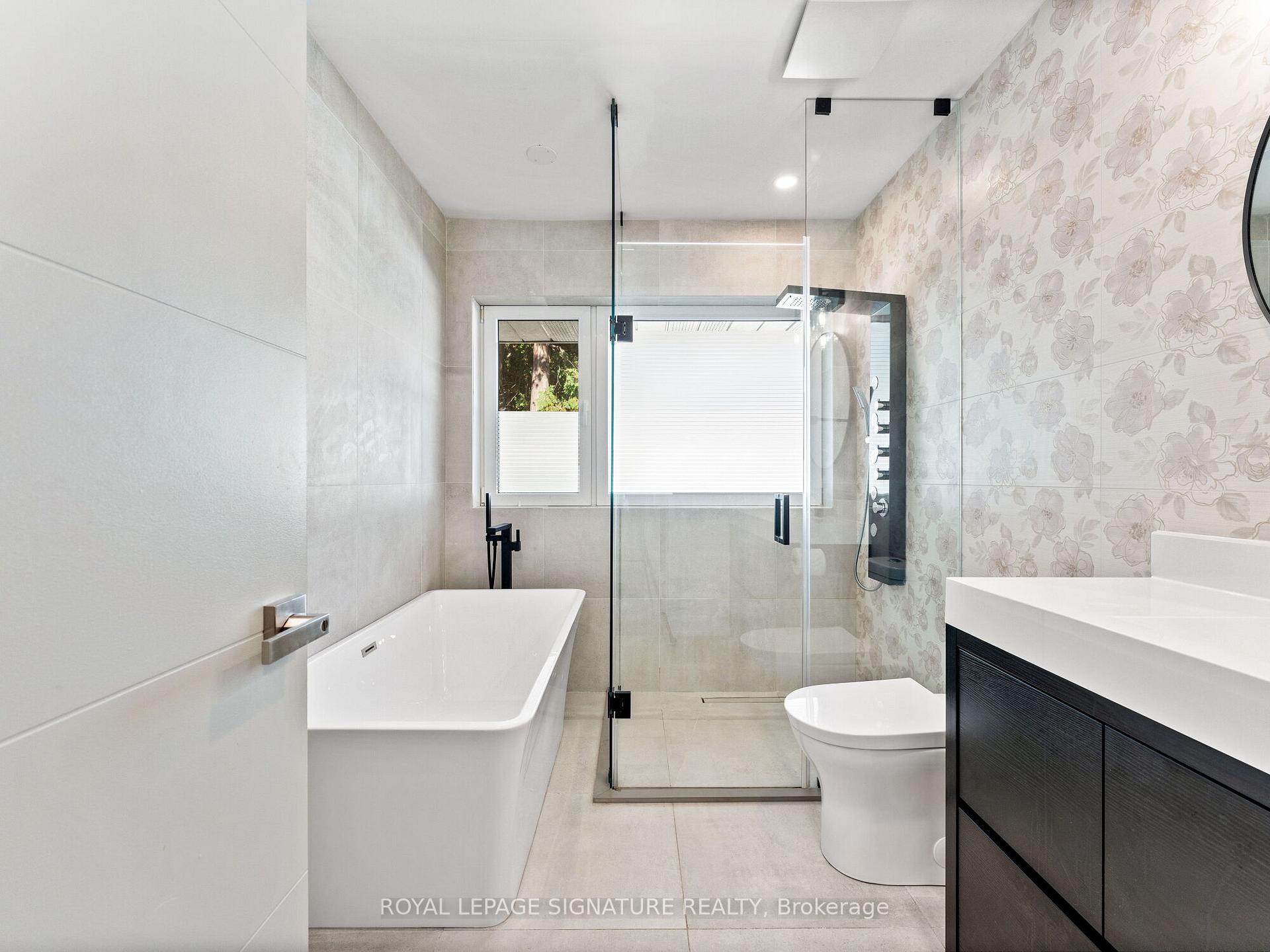 Photo 23 of 1620 Islington Avenue, Etobicoke, Princess-Rosethorn — HOMEH