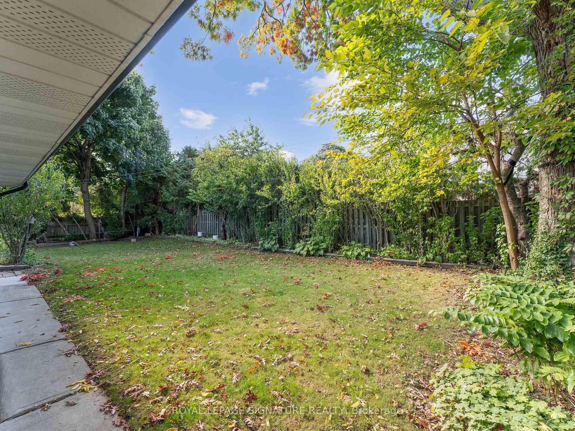 Photo 40 of 1620 Islington Avenue, Etobicoke, Princess-Rosethorn — HOMEH