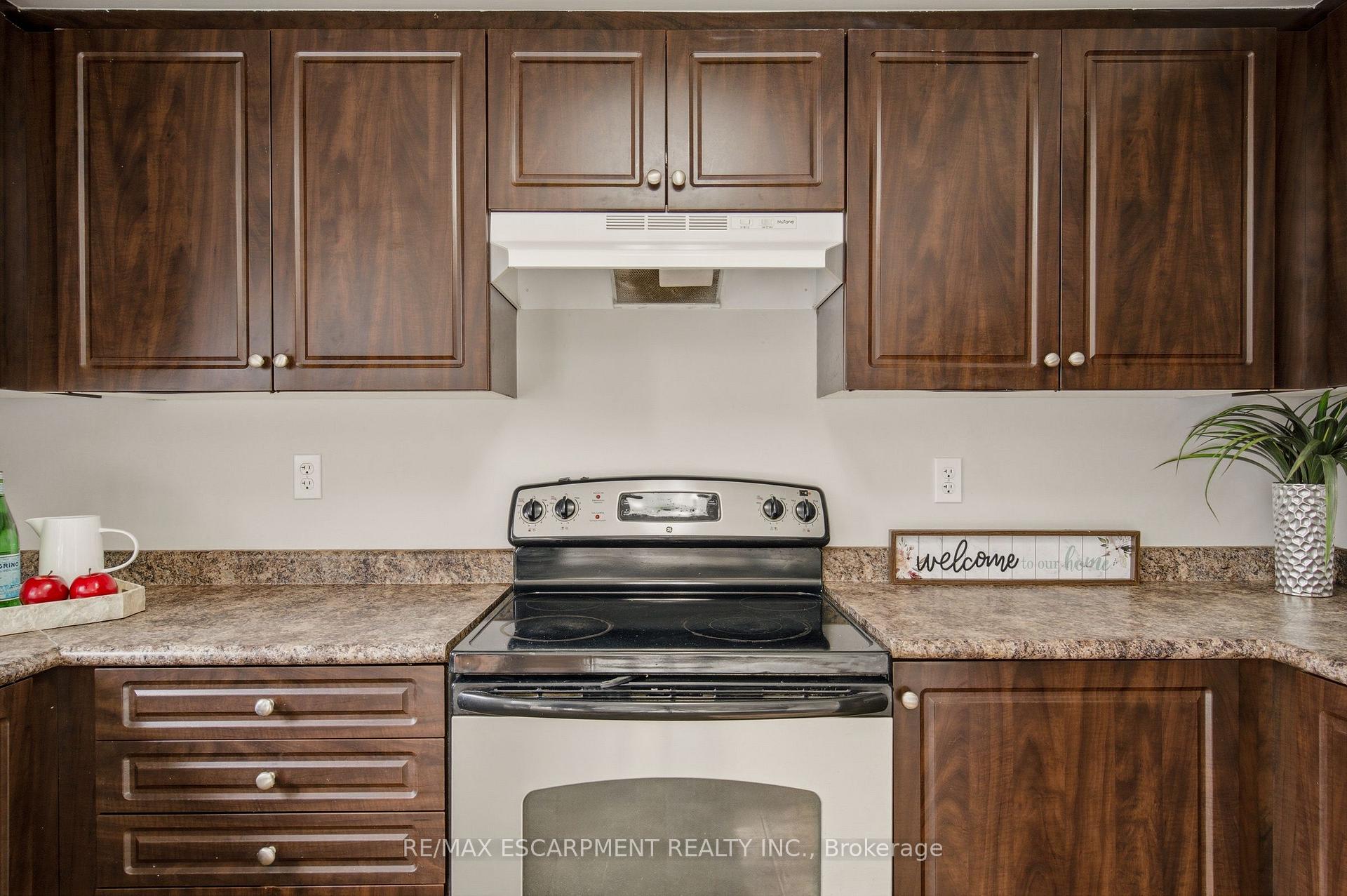 Photo 7 of 54 Duncan Avenue, Brantford, Empire — HOMEH