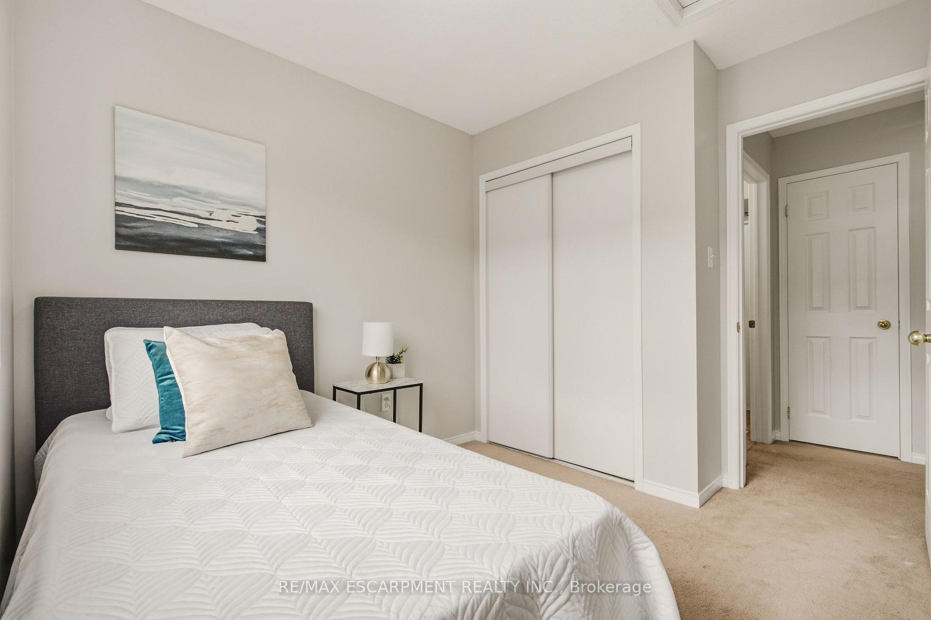 Photo 11 of 54 Duncan Avenue, Brantford, Empire — HOMEH