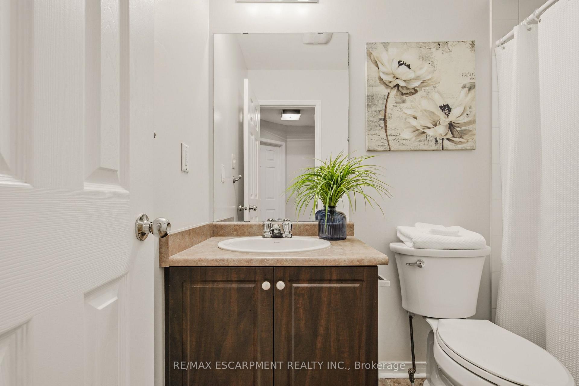 Photo 13 of 54 Duncan Avenue, Brantford, Empire — HOMEH