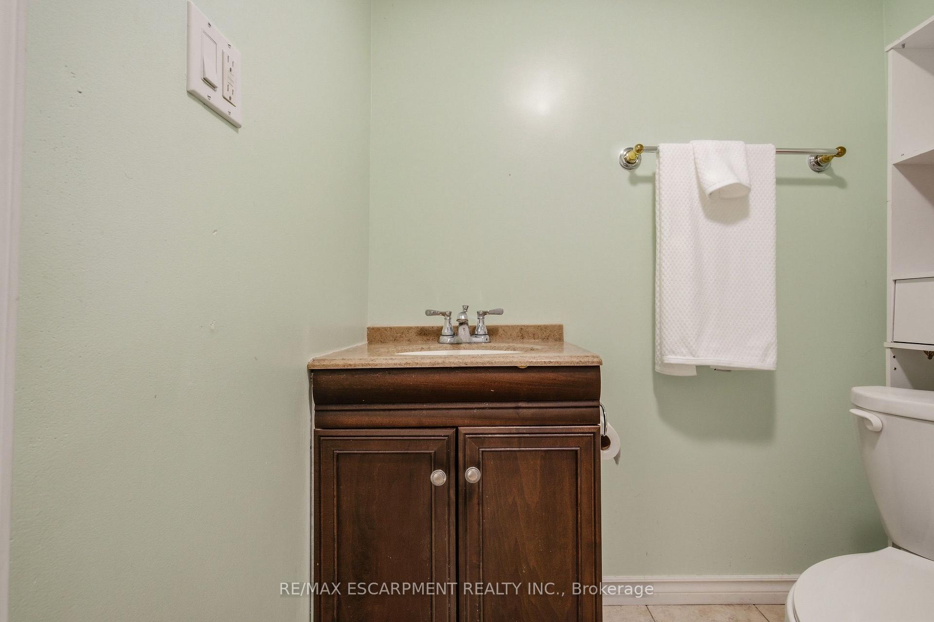 Photo 17 of 54 Duncan Avenue, Brantford, Empire — HOMEH