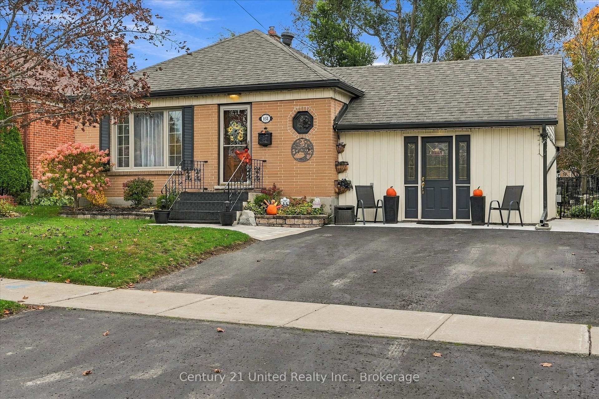 Photo 2 of 151 Elizabeth Avenue, Peterborough, Northcrest Ward 5 — HOMEH