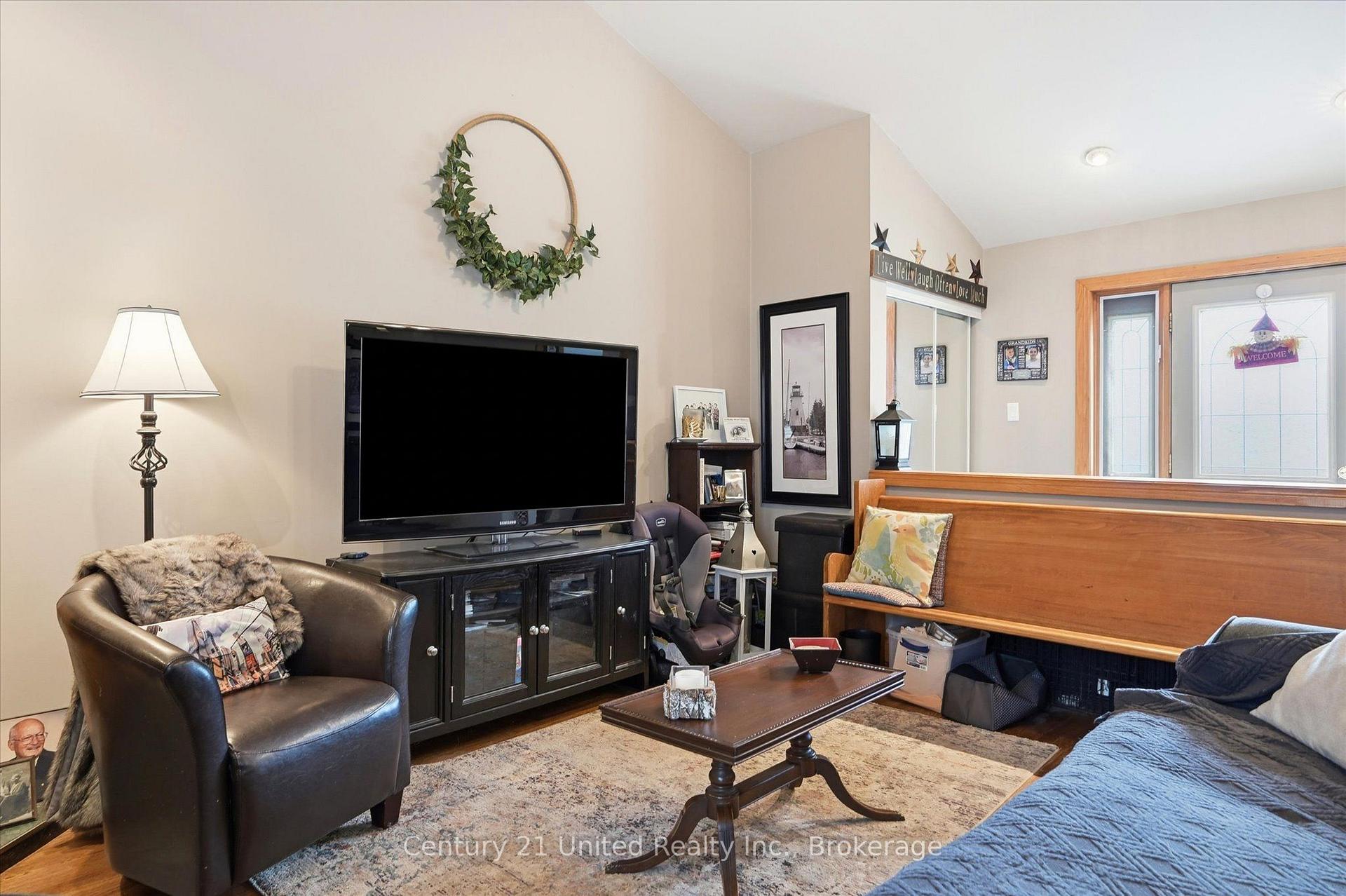 Photo 9 of 151 Elizabeth Avenue, Peterborough, Northcrest Ward 5 — HOMEH