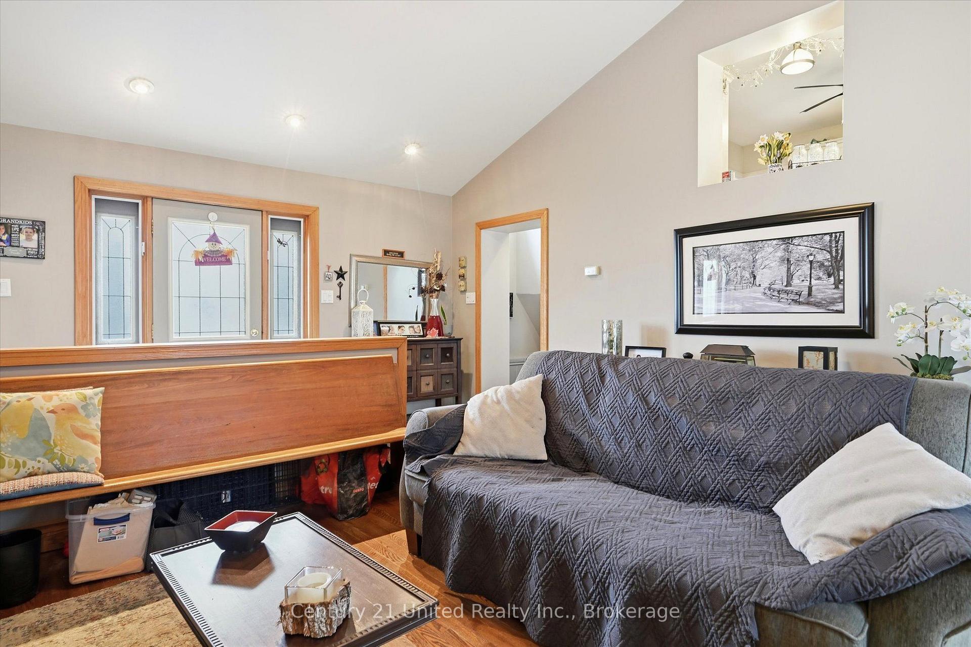 Photo 10 of 151 Elizabeth Avenue, Peterborough, Northcrest Ward 5 — HOMEH