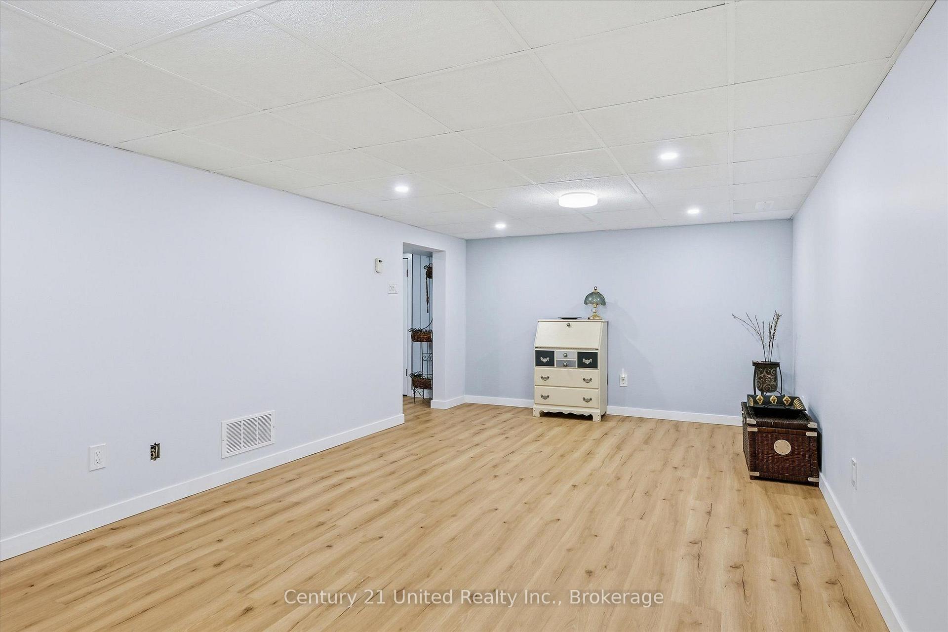 Photo 32 of 151 Elizabeth Avenue, Peterborough, Northcrest Ward 5 — HOMEH