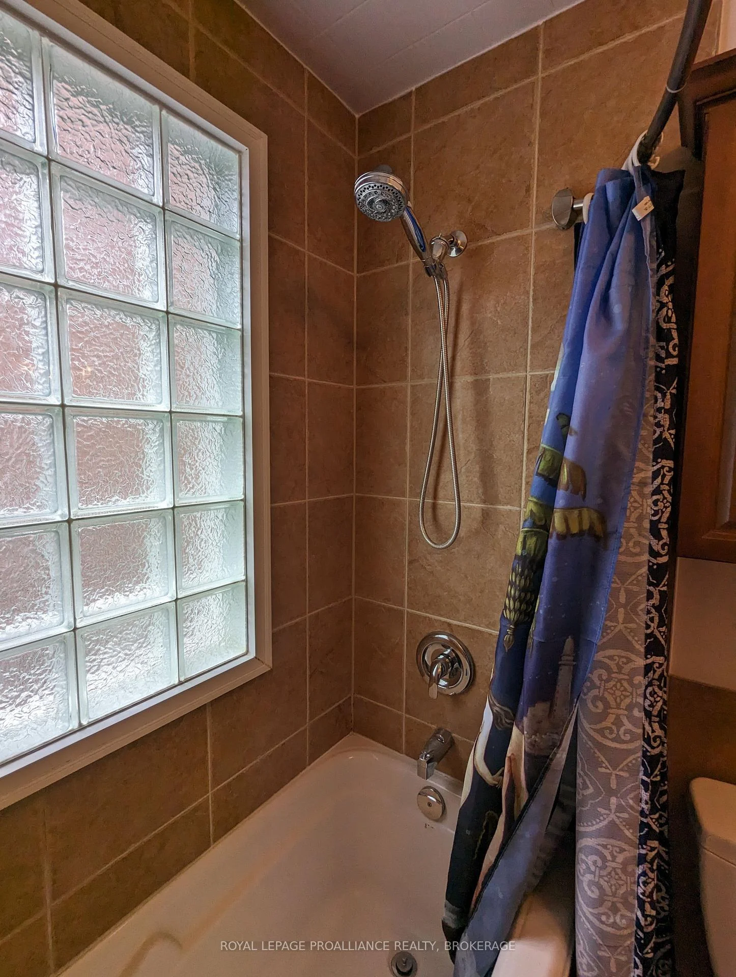 Photo 16 of 51 Dundas Street, Kingston, Central City East — HOMEH