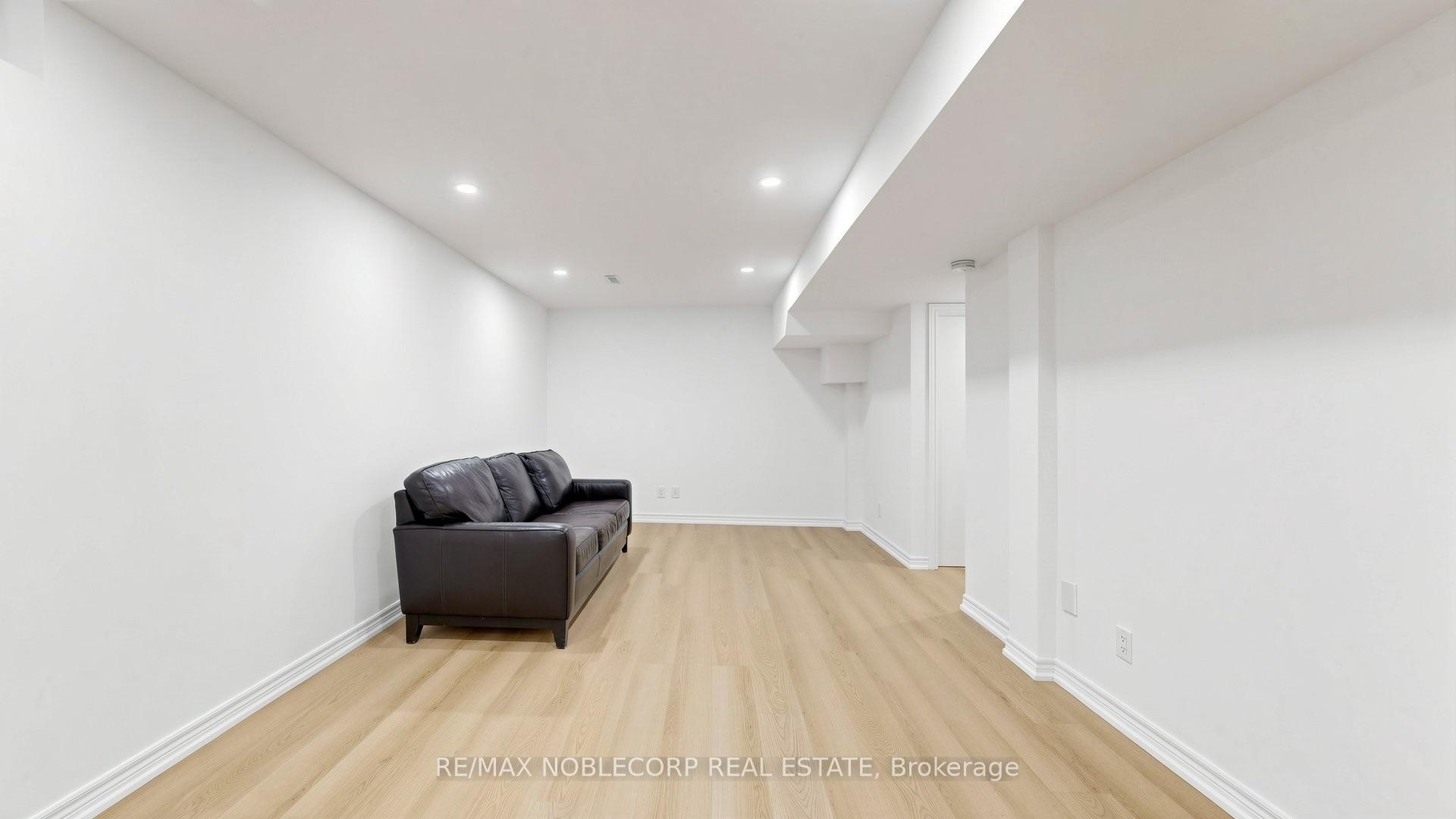 Photo 9 of Unit Lower, 103 Longhouse Street, Vaughan, East Woodbridge — HOMEH