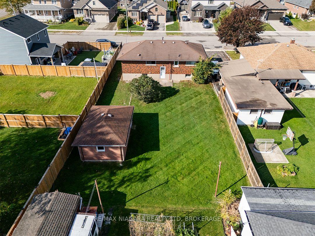 Photo 4 of 109 Hampton Avenue, Port Colborne, Sugarloaf — HOMEH