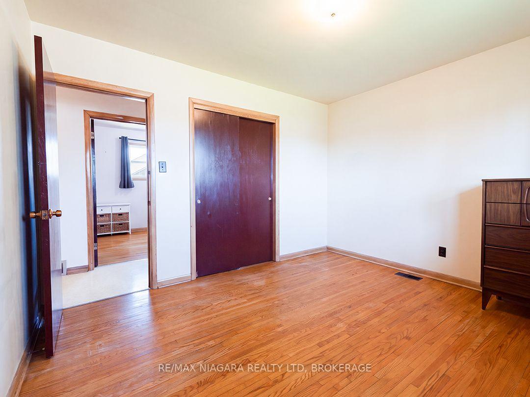 Photo 13 of 109 Hampton Avenue, Port Colborne, Sugarloaf — HOMEH