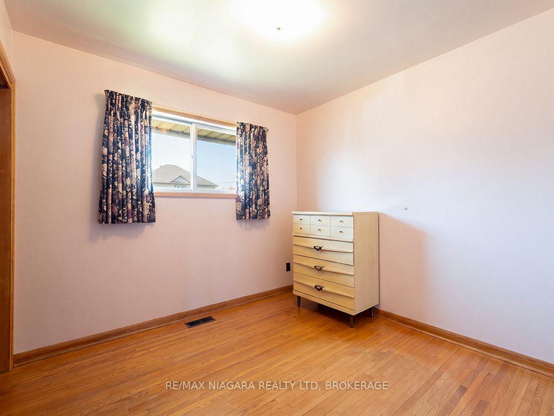 Photo 17 of 109 Hampton Avenue, Port Colborne, Sugarloaf — HOMEH