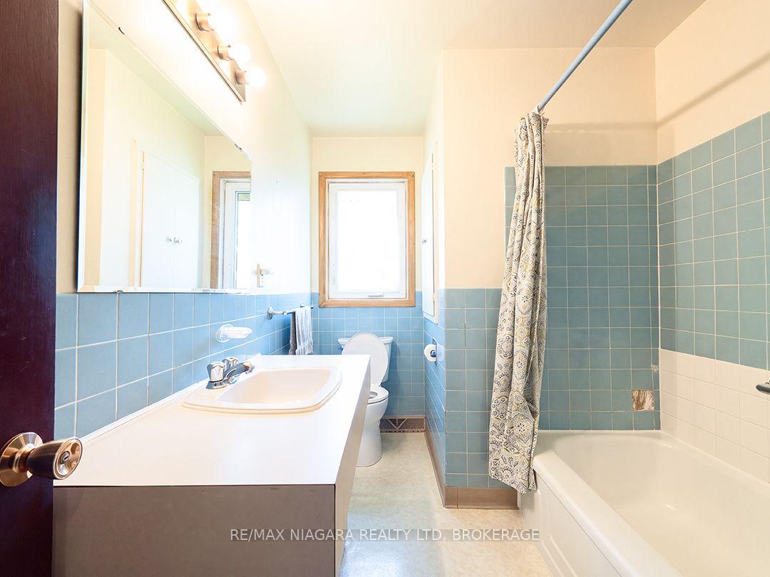 Photo 18 of 109 Hampton Avenue, Port Colborne, Sugarloaf — HOMEH