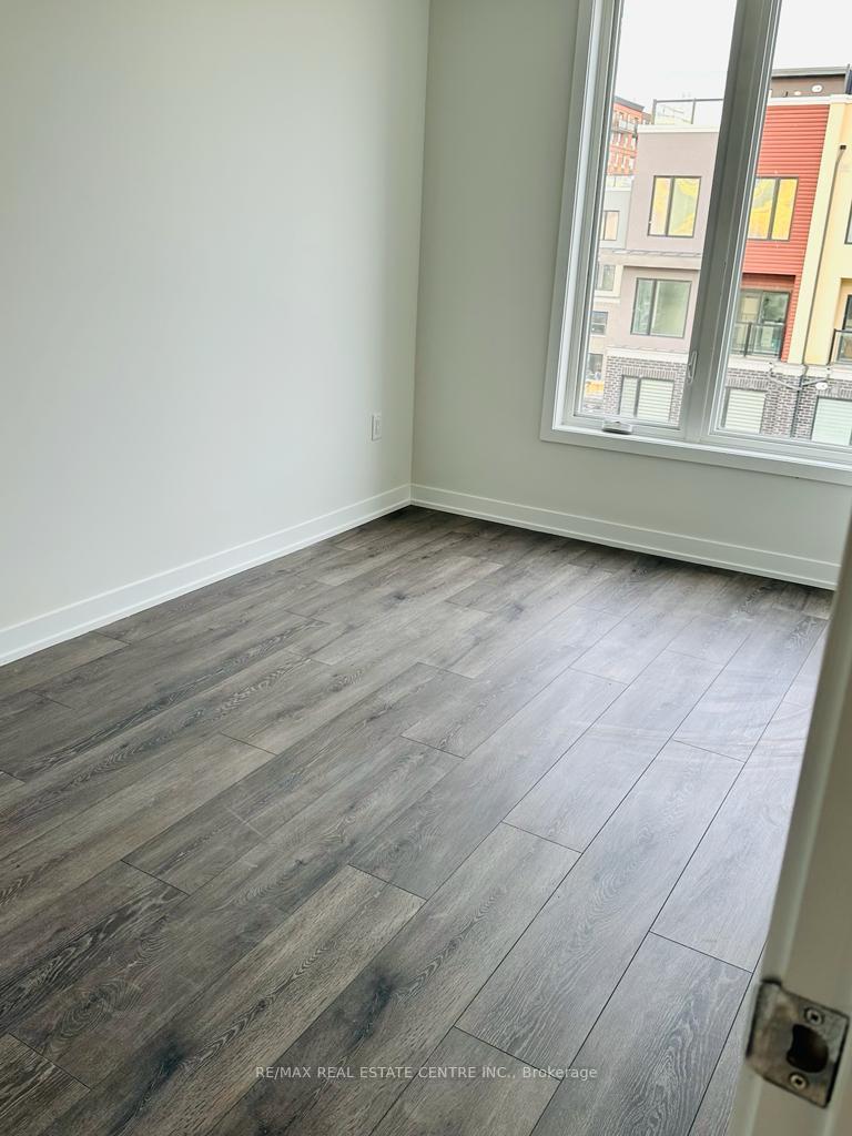 Photo 9 of Unit 410, 3401 Ridgeway Drive, Mississauga, Erin Mills — HOMEH