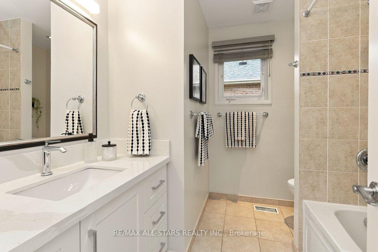 Photo 33 of 18 Ranger Court, Markham, Sherwood-Amberglen — HOMEH