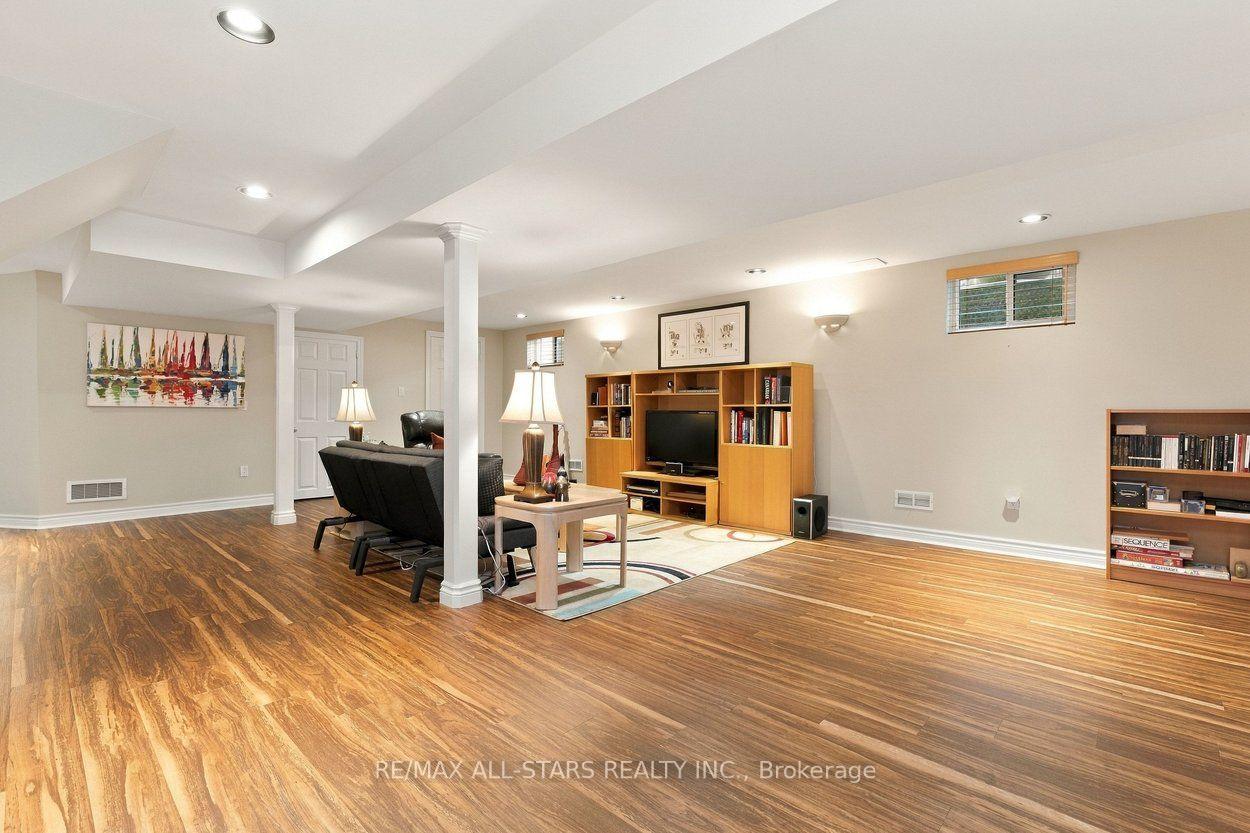 Photo 34 of 18 Ranger Court, Markham, Sherwood-Amberglen — HOMEH