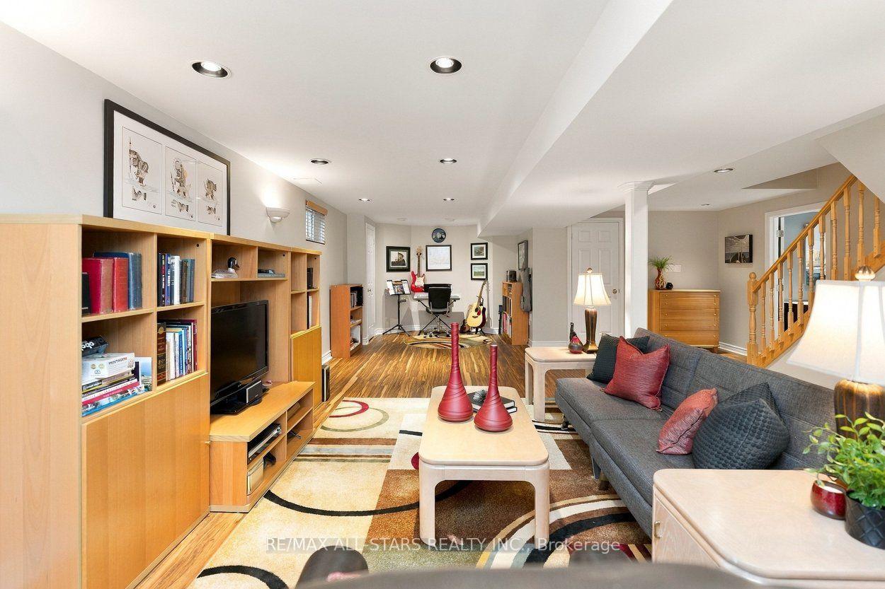 Photo 36 of 18 Ranger Court, Markham, Sherwood-Amberglen — HOMEH