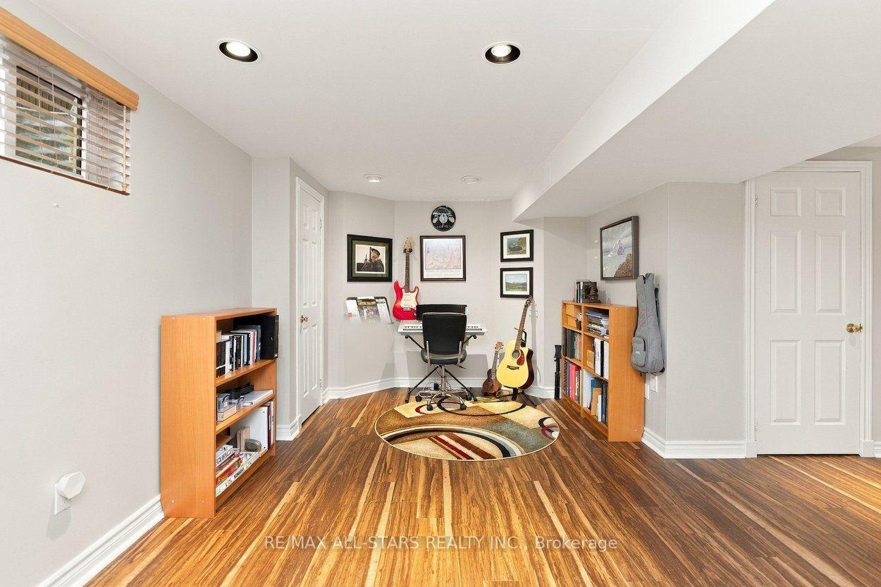 Photo 37 of 18 Ranger Court, Markham, Sherwood-Amberglen — HOMEH