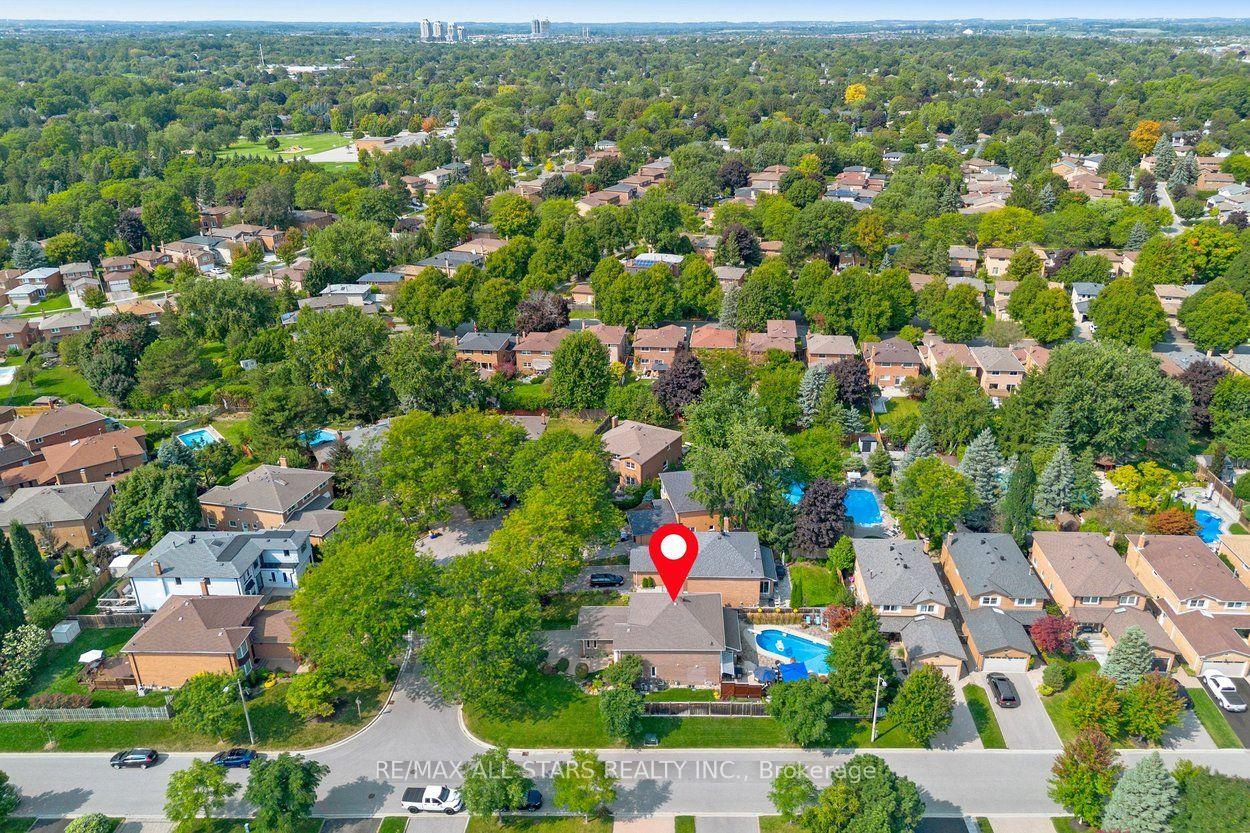 Photo 49 of 18 Ranger Court, Markham, Sherwood-Amberglen — HOMEH