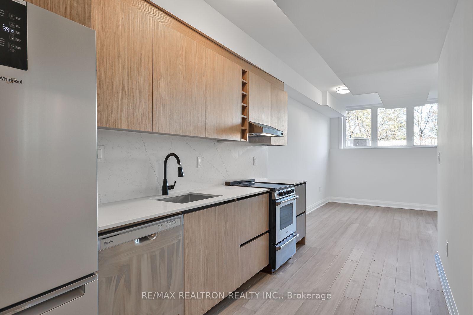 Photo 3 of 101 Sophia St W Street, Barrie, Queen's Park — HOMEH