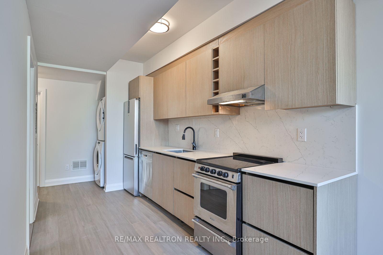 Photo 5 of 101 Sophia St W Street, Barrie, Queen's Park — HOMEH