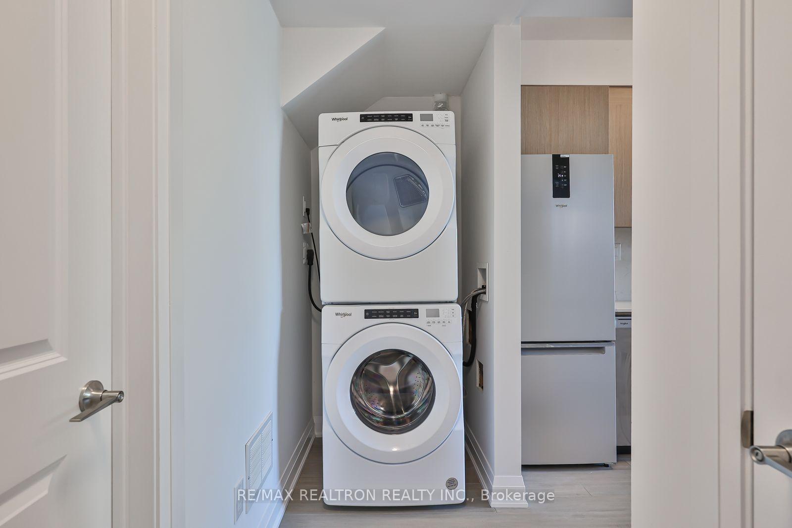 Photo 17 of 101 Sophia St W Street, Barrie, Queen's Park — HOMEH