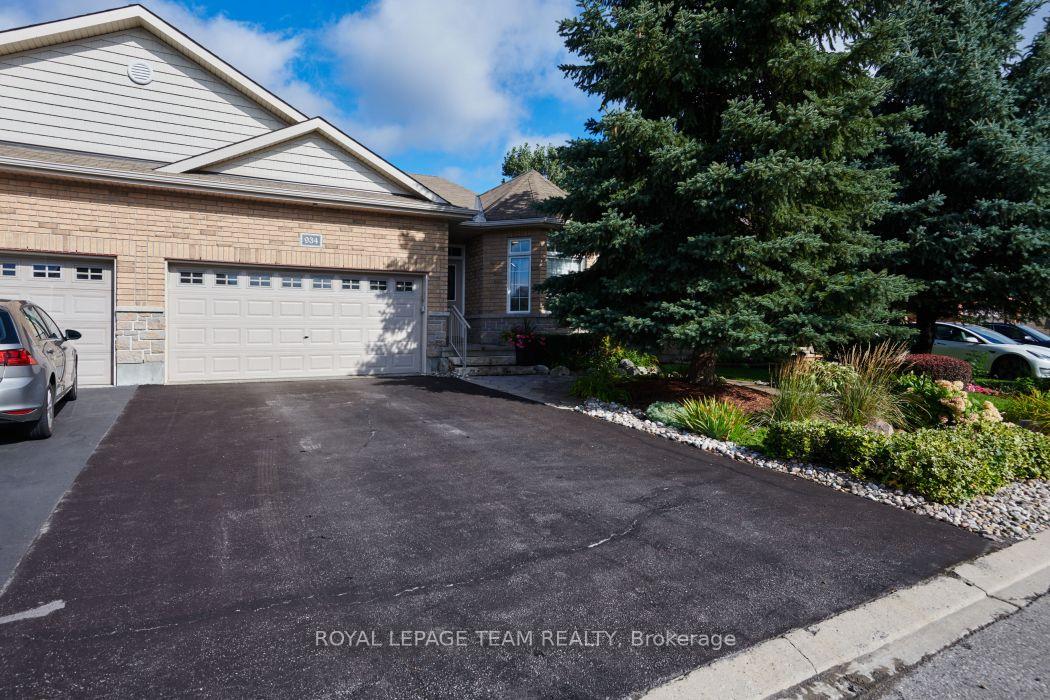 Photo 2 of 934 Burwash Landing, Ottawa, Kanata - Morgan's Grant/South March — HOMEH