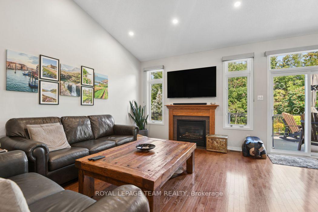 Photo 8 of 934 Burwash Landing, Ottawa, Kanata - Morgan's Grant/South March — HOMEH