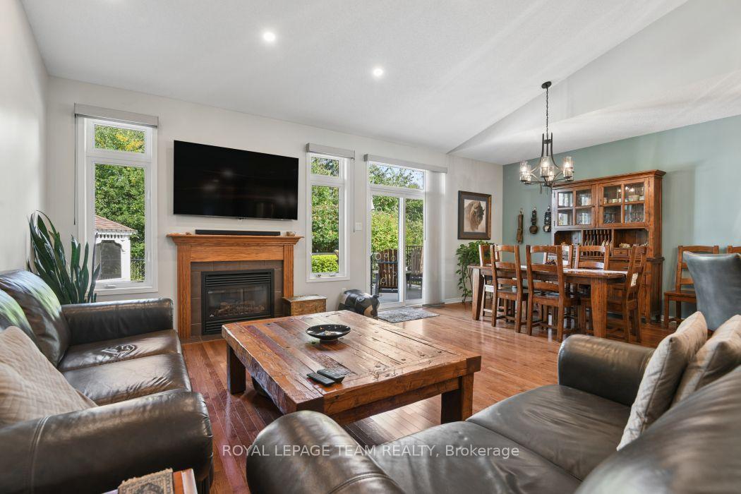 Photo 9 of 934 Burwash Landing, Ottawa, Kanata - Morgan's Grant/South March — HOMEH