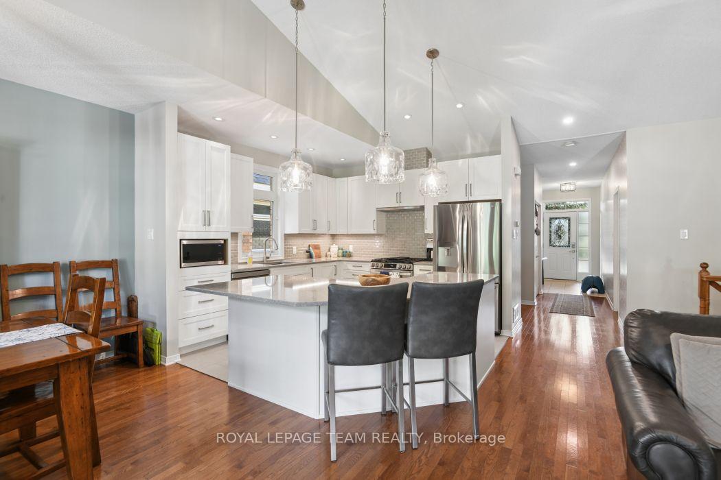 Photo 13 of 934 Burwash Landing, Ottawa, Kanata - Morgan's Grant/South March — HOMEH