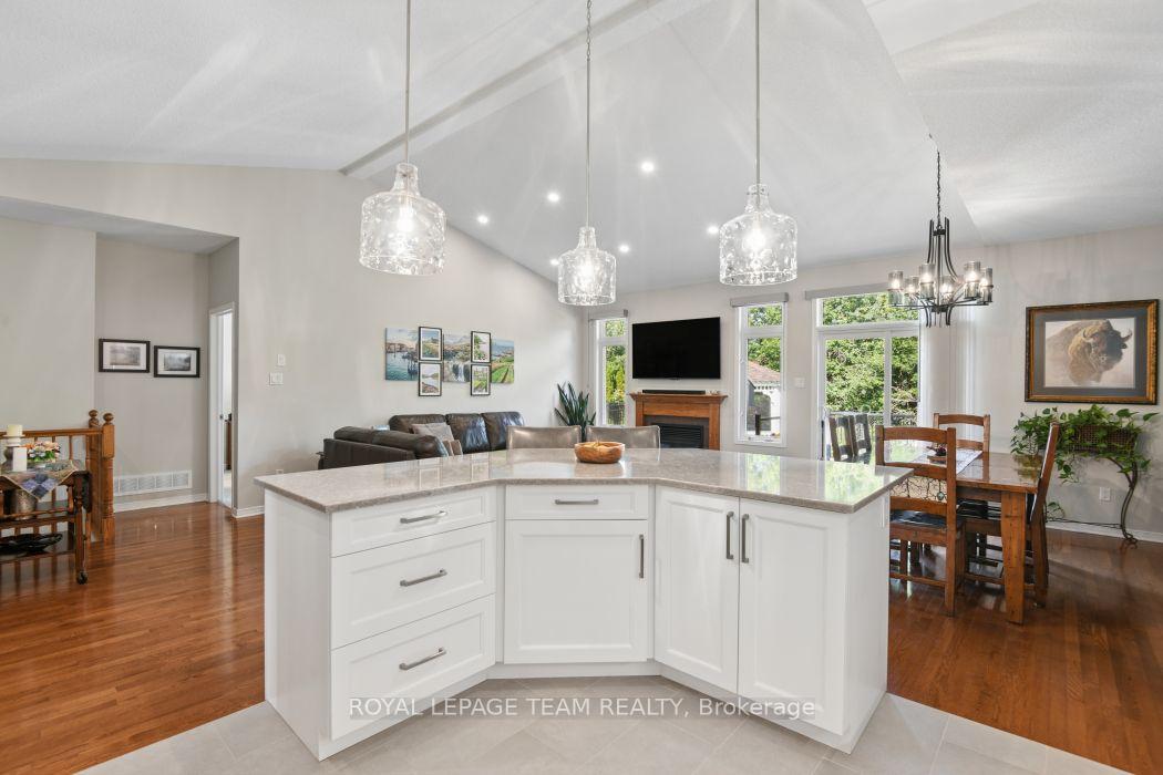 Photo 14 of 934 Burwash Landing, Ottawa, Kanata - Morgan's Grant/South March — HOMEH
