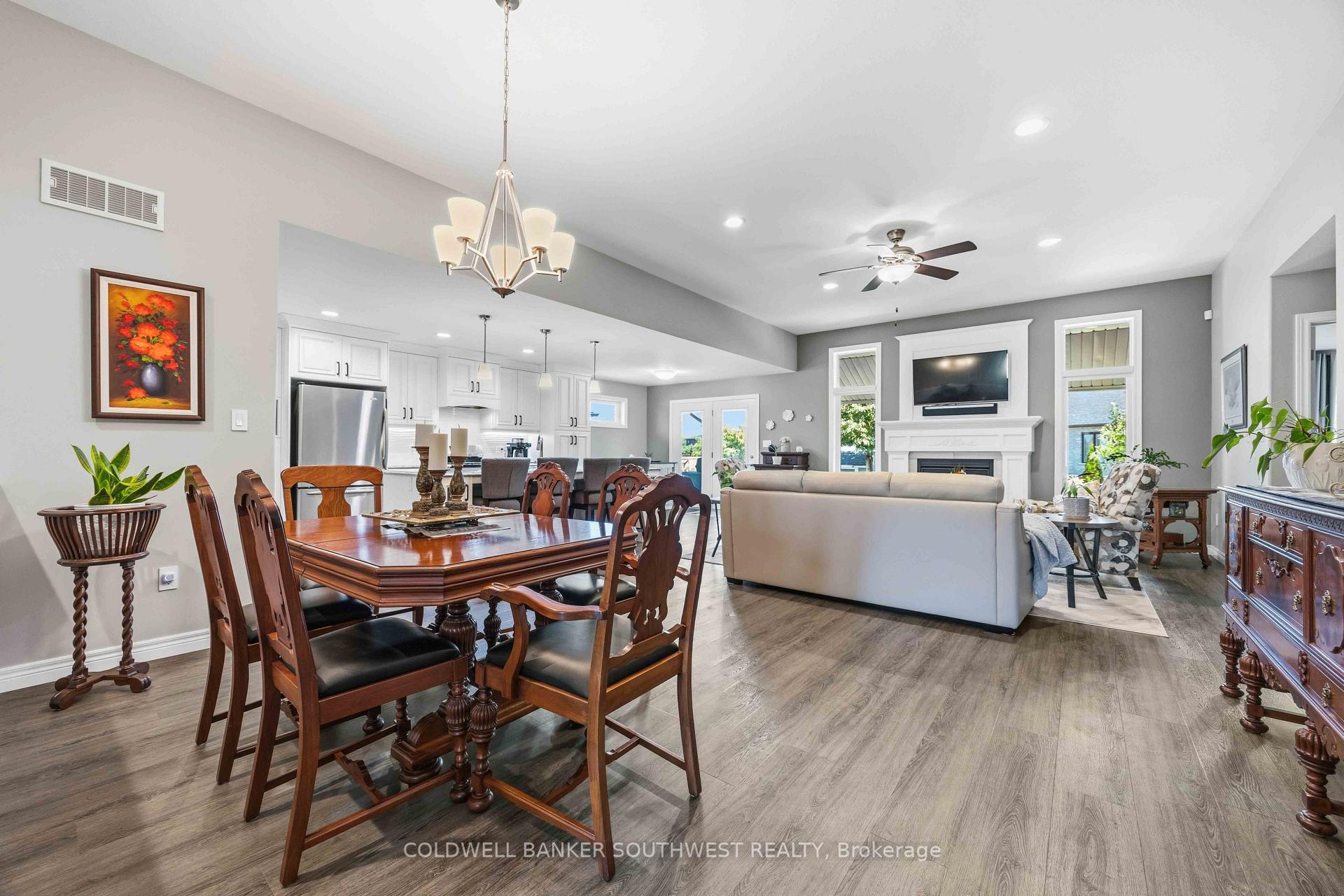 Photo 8 of 212 Basquiat Crescent, Sarnia — HOMEH