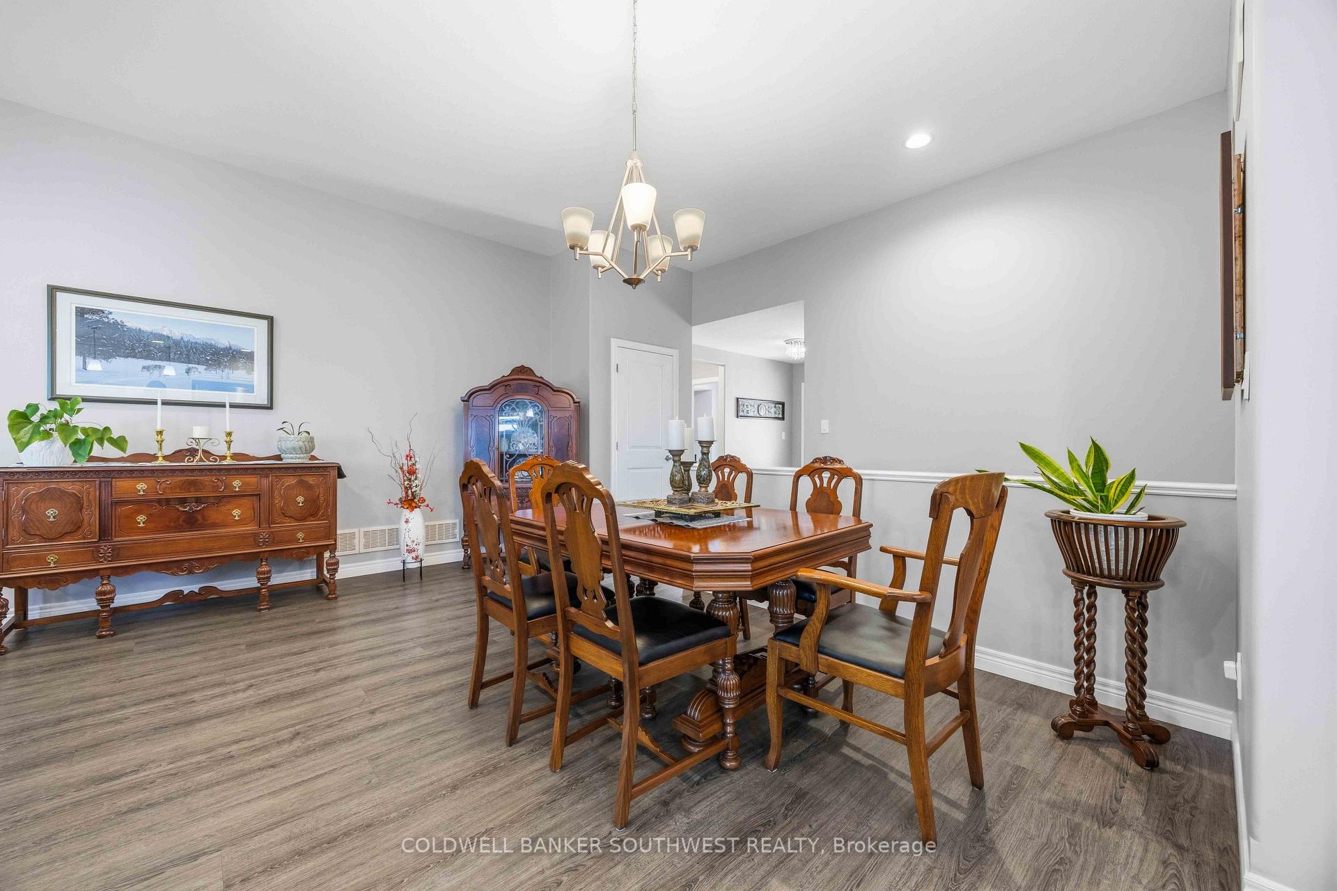 Photo 9 of 212 Basquiat Crescent, Sarnia — HOMEH
