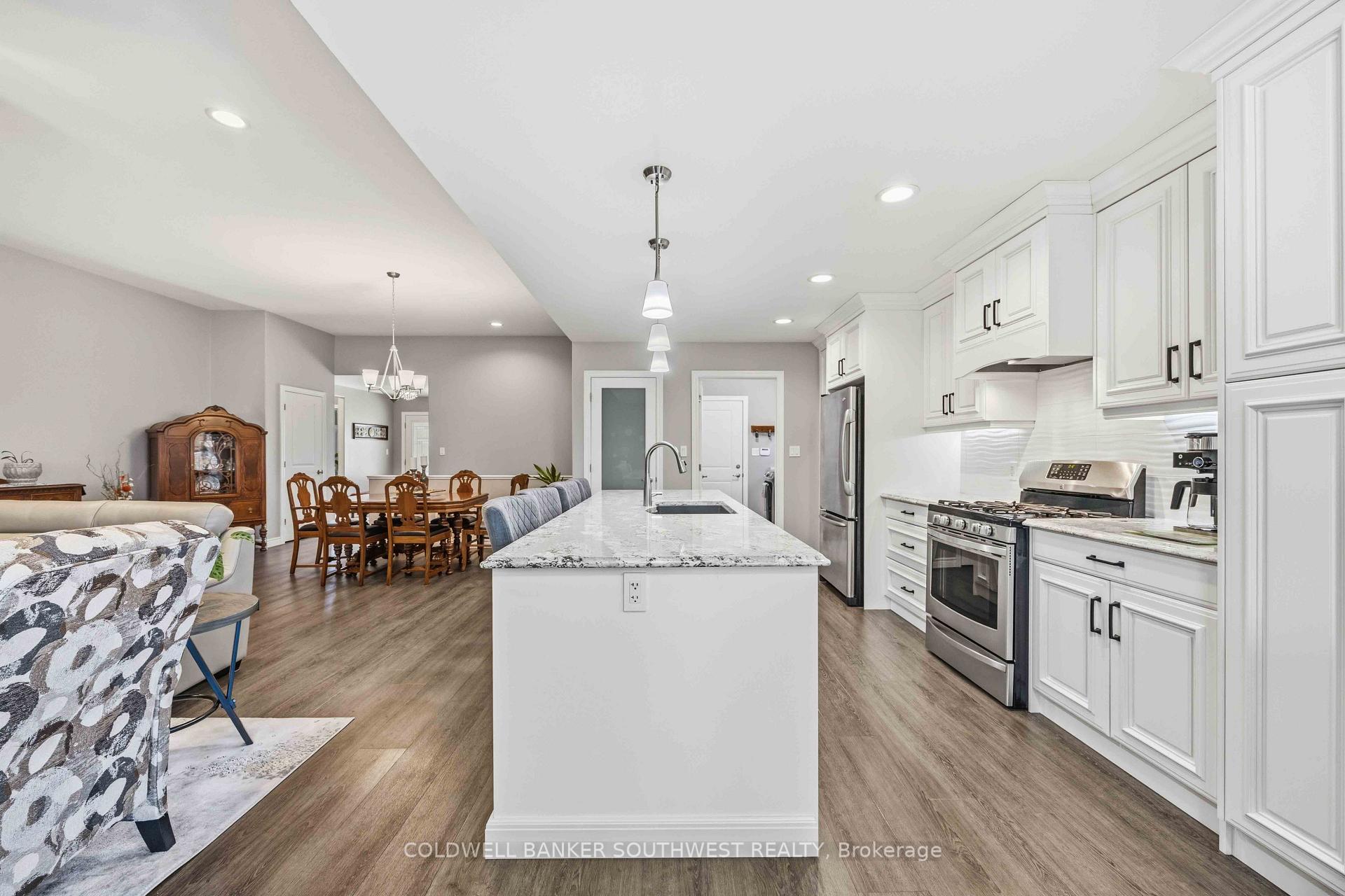 Photo 15 of 212 Basquiat Crescent, Sarnia — HOMEH