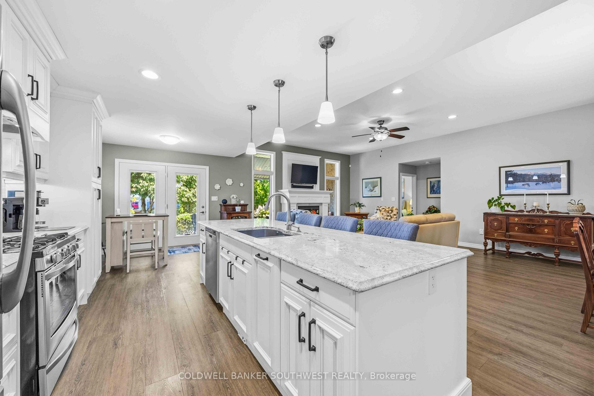 Photo 19 of 212 Basquiat Crescent, Sarnia — HOMEH