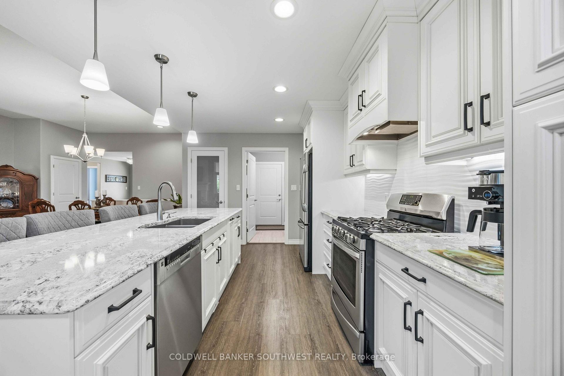 Photo 20 of 212 Basquiat Crescent, Sarnia — HOMEH