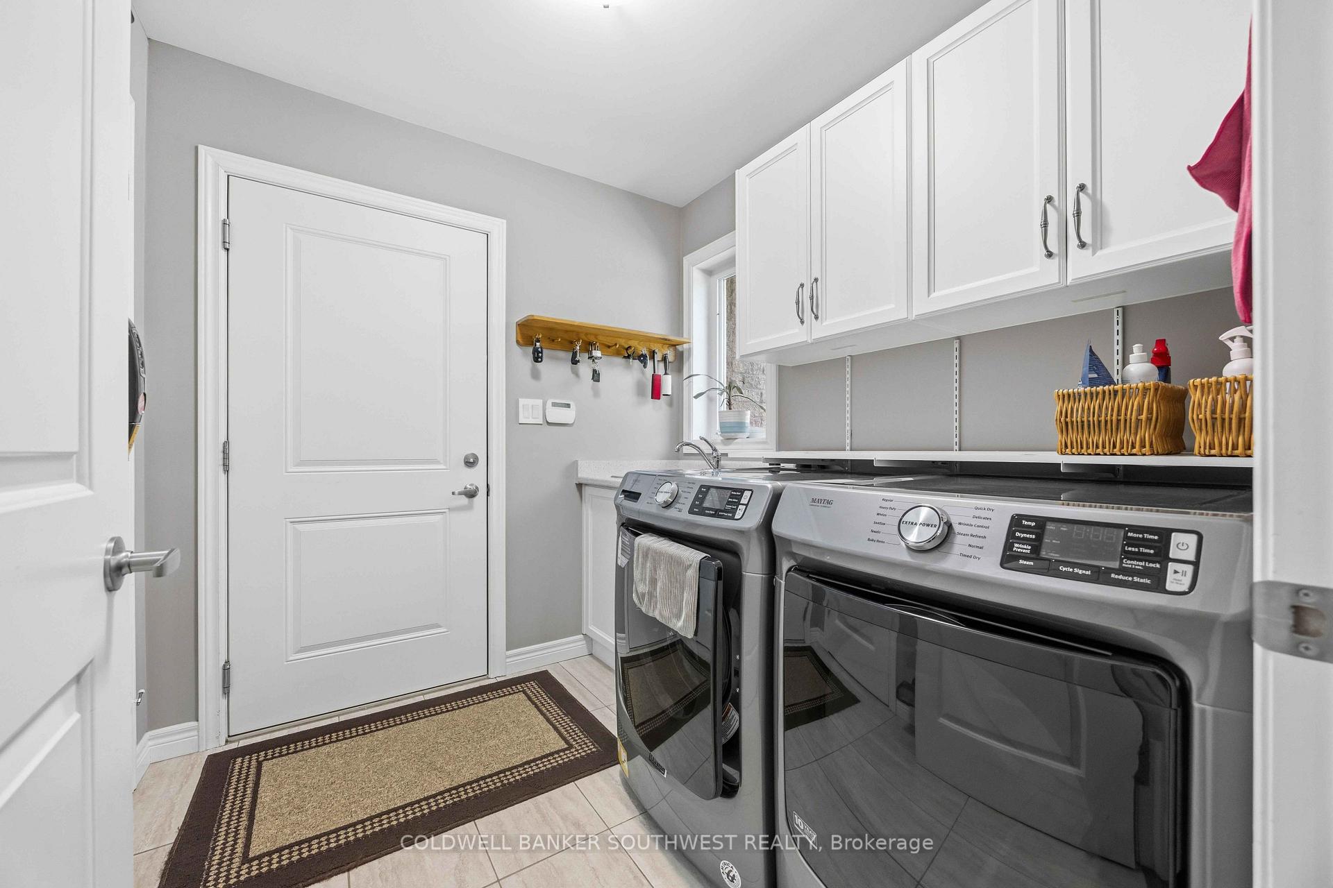 Photo 21 of 212 Basquiat Crescent, Sarnia — HOMEH