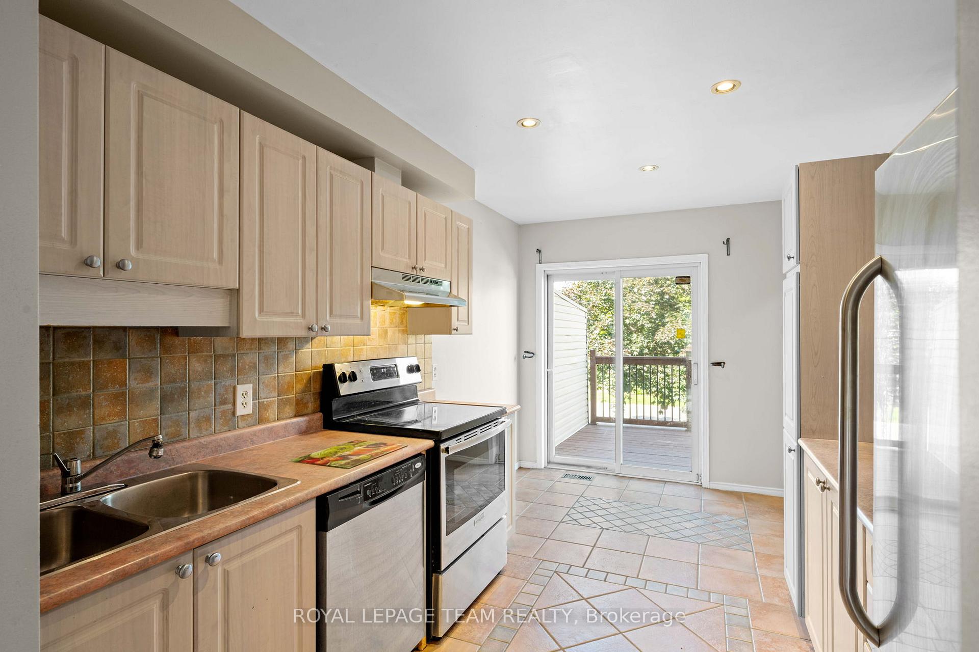 Photo 9 of 91 Thornbury Crescent, Ottawa, Centrepointe — HOMEH