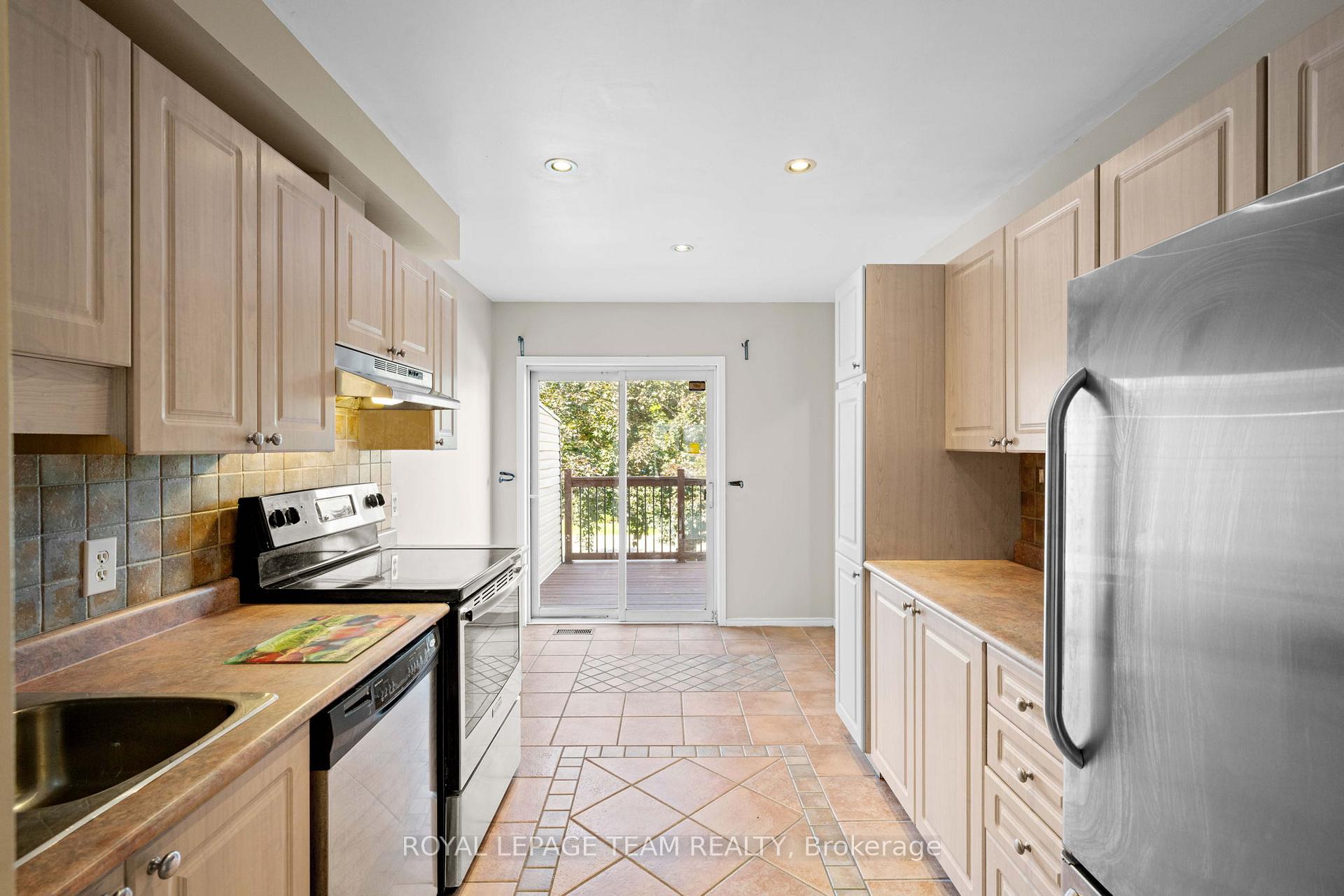 Photo 10 of 91 Thornbury Crescent, Ottawa, Centrepointe — HOMEH