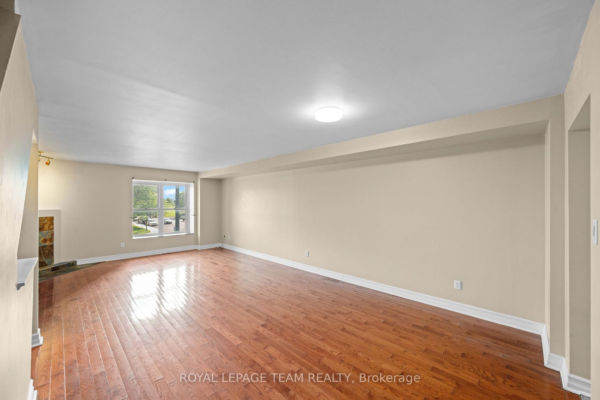 Photo 12 of 91 Thornbury Crescent, Ottawa, Centrepointe — HOMEH