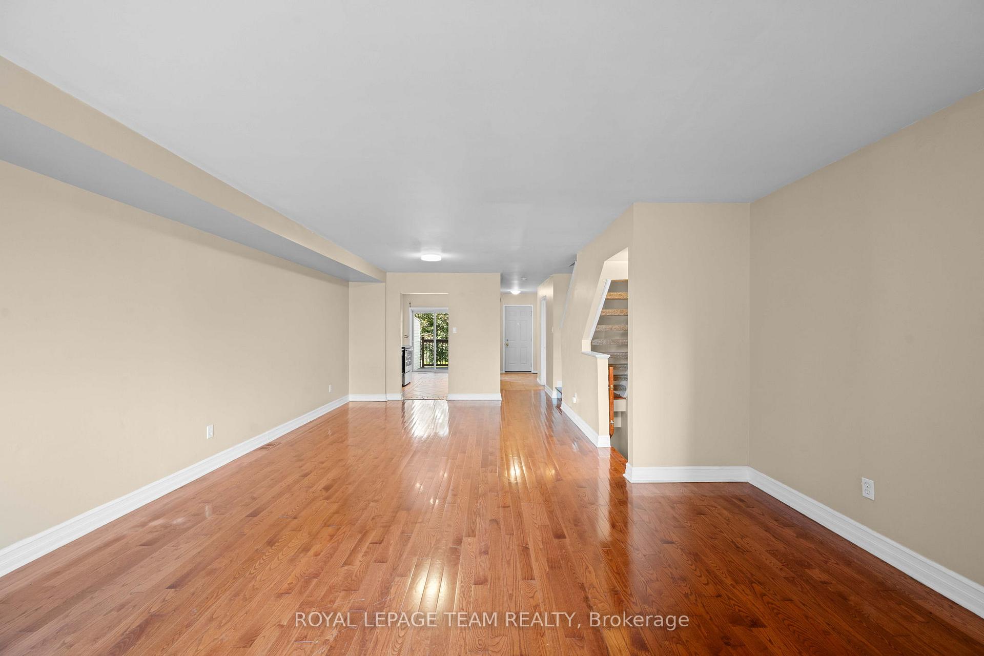 Photo 17 of 91 Thornbury Crescent, Ottawa, Centrepointe — HOMEH