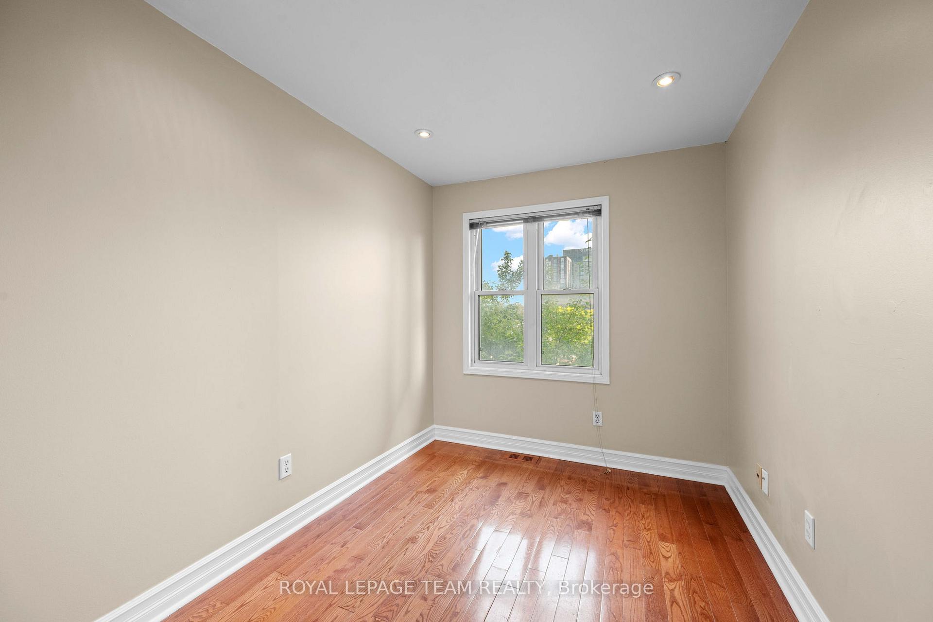 Photo 23 of 91 Thornbury Crescent, Ottawa, Centrepointe — HOMEH