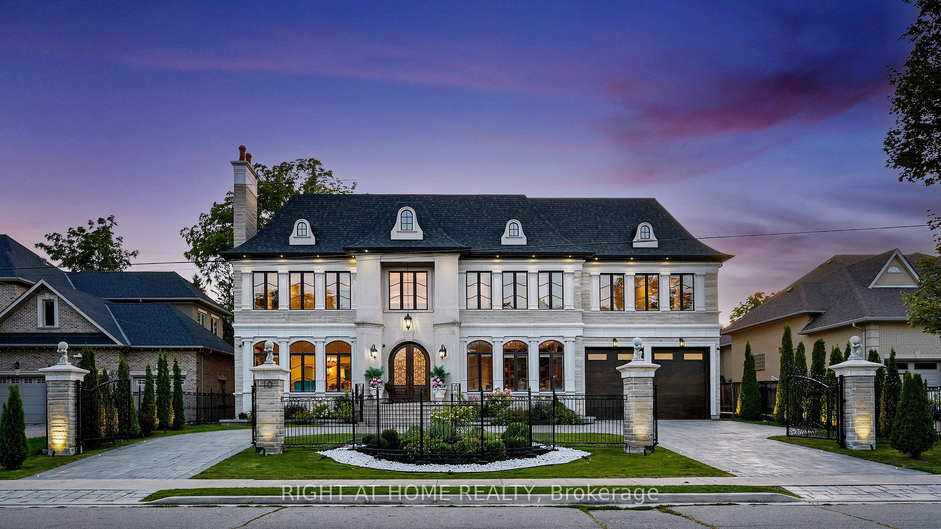 Photo of 10 Yongeview Avenue