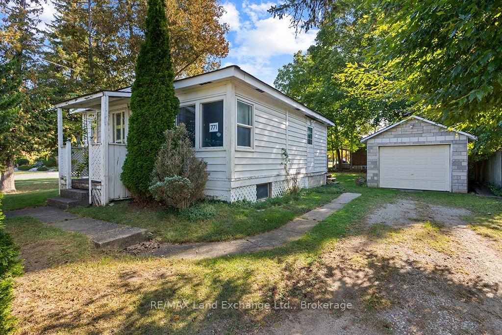 Photo of 771 Goderich Street