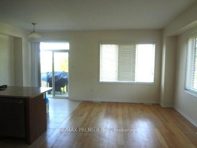 Photo 5 of Unit 17, 8273 Tulip Tree Drive, Niagara Falls, Brown — HOMEH