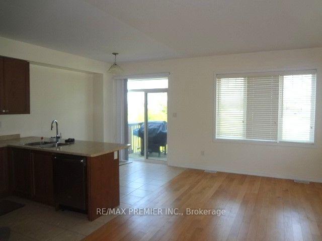 Photo 10 of Unit 17, 8273 Tulip Tree Drive, Niagara Falls, Brown — HOMEH