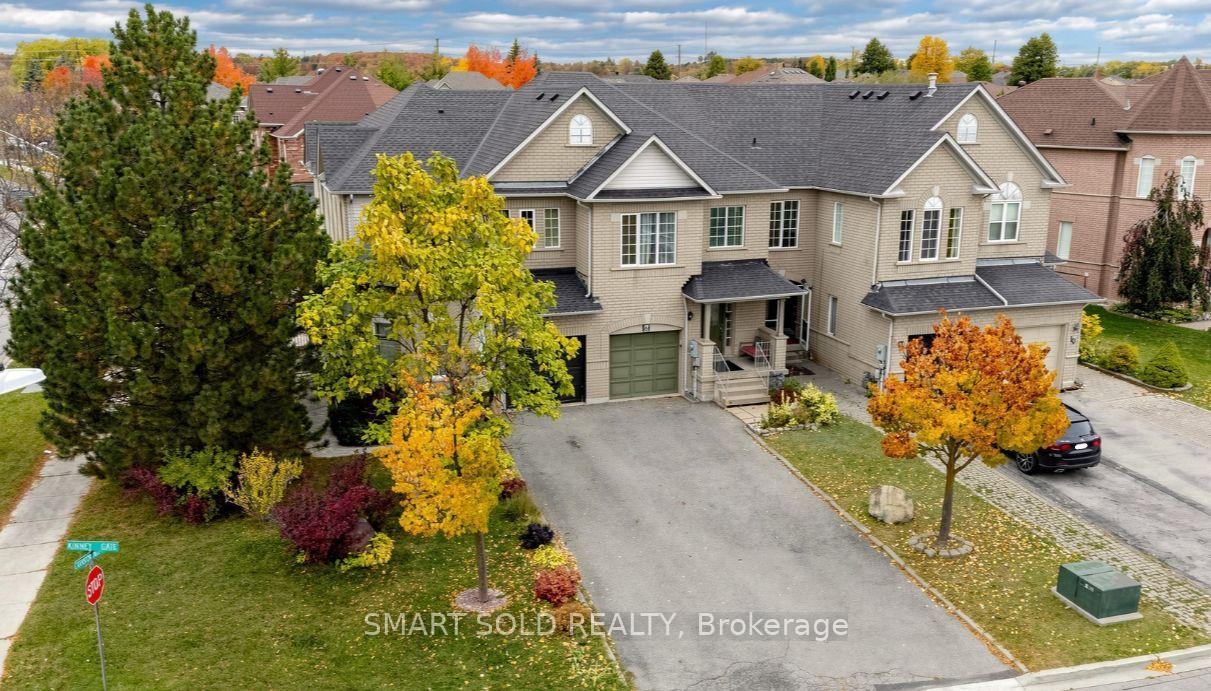 Photo 2 of 6 Kinney Gate, Vaughan, Maple — HOMEH