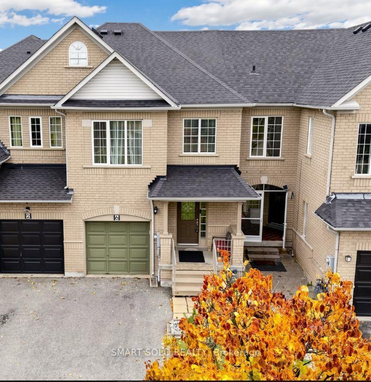 Photo 3 of 6 Kinney Gate, Vaughan, Maple — HOMEH